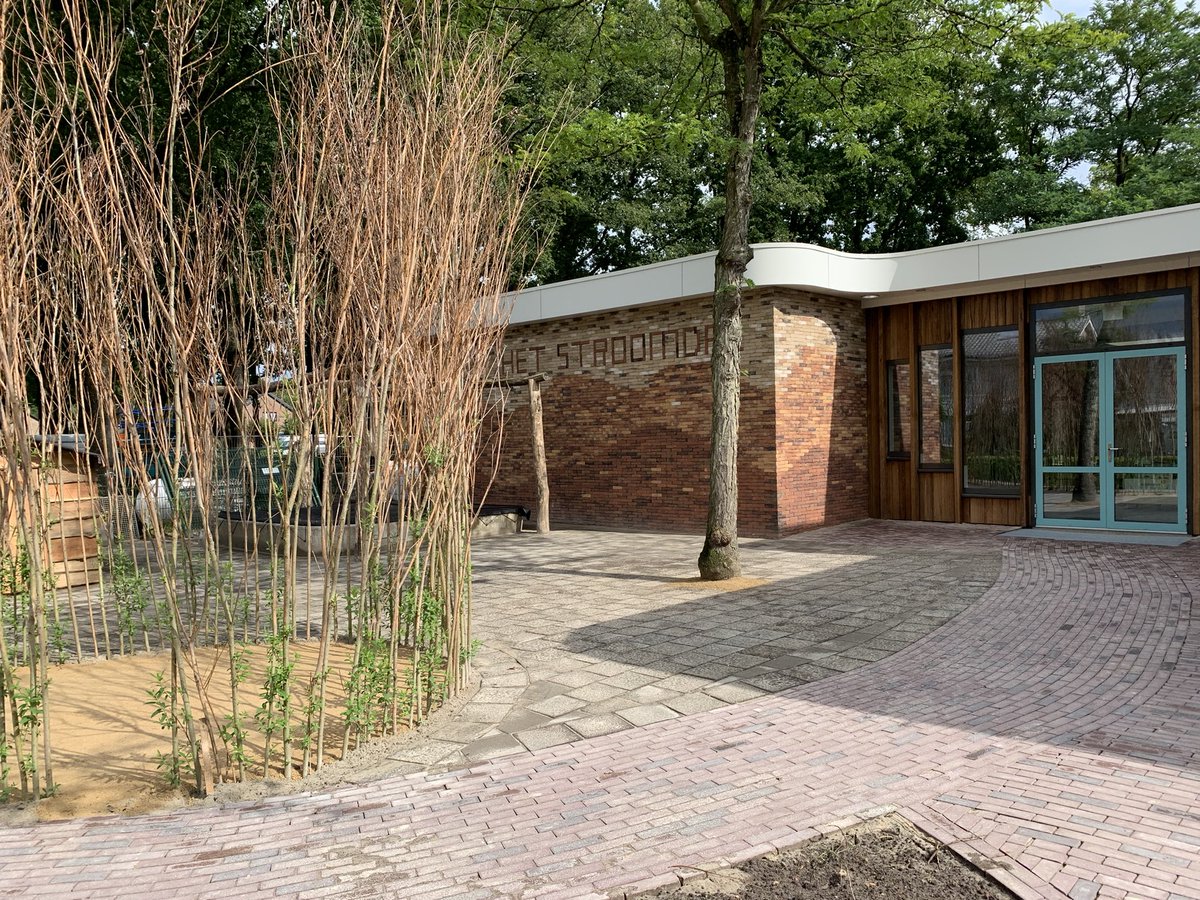 De werkelijkheid is nog mooier geworden, dan de plaatjes vooraf. Een prachtig resultaat en het was de moeite van het wachten waard. Morgen gaan we starten in het nieuwe Stroomdal!  @Tino12wat <a href="/VanWijnenGroep/">Van Wijnen</a> <a href="/eromesmarko/">Eromesmarko</a> <a href="/Tynaarlo/">Tynaarlo</a>