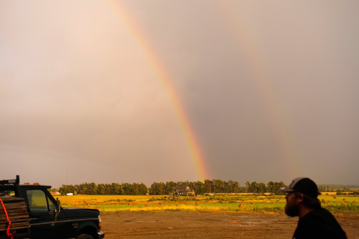 nicoledawsonnn's tweet photo. #ONStorm double rainbow https://t.co/p3V2lwCiwF