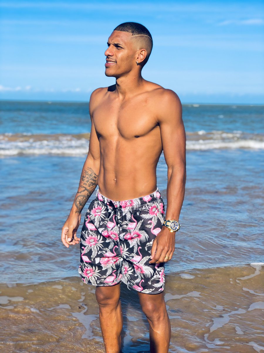 Diego_moco's tweet photo. Aqui estou mais um dia 🏖 https://t.co/SMpY3k9Ckt
