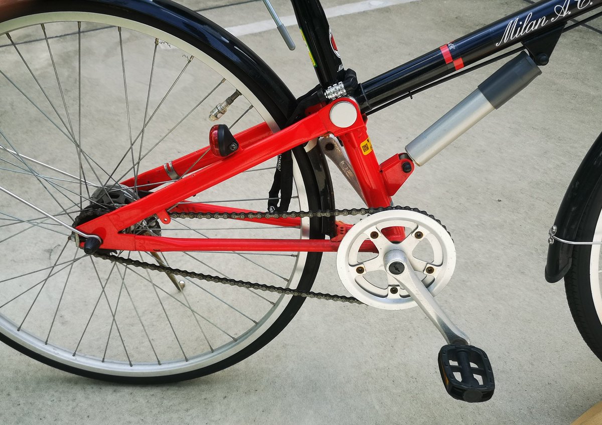 はい!本日は
【アオバ自転車店といこうよ! 9巻】の発売日です!
電子書籍も同時発売です。

今回も色んな自転車との出会いが待ってますよ。
お楽しみに! 