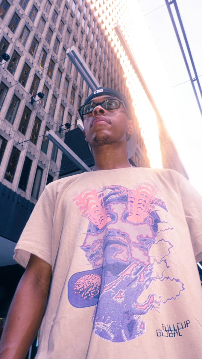 Full Clip ® tweet media