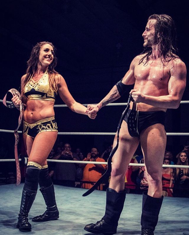 Soawax_'s tweet photo. Who is your favorite wrestling couple ? https://t.co/otYpVlmkjM