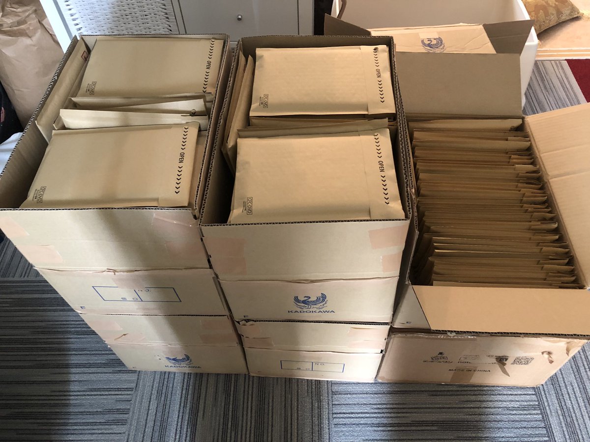 クラファンのサイン本用意できました。結局夜中までかかってしまいました…!今日送りますのでお待たせしてますがもう少々お待ち下さい…! 