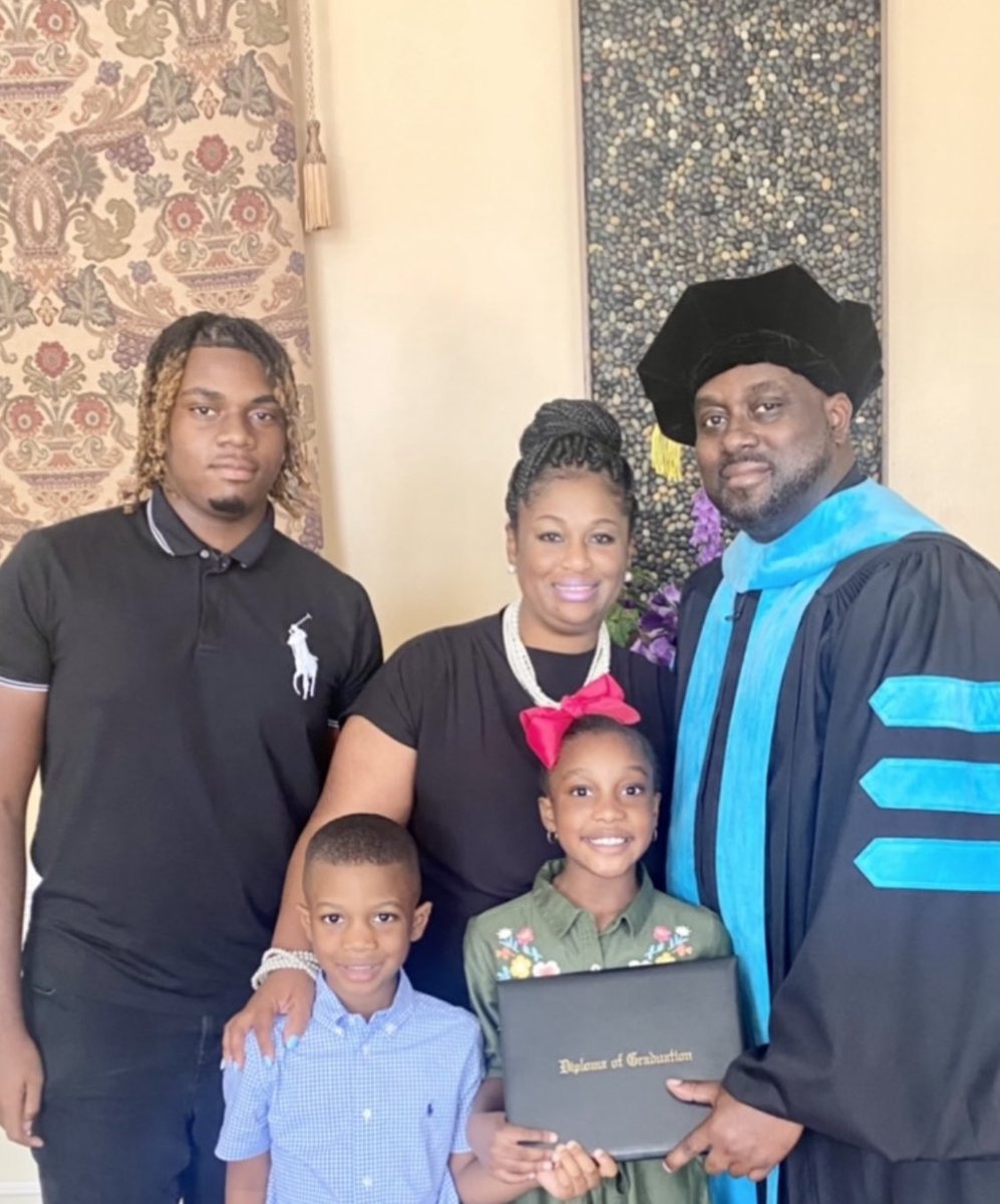 KanishaMalachi's tweet photo. My husband received his 2nd Doctorate today๐ช๐ฝ๐ช๐ฝ๐ช๐ฝ. I am so proud of him and his humble spirit. We are always grateful to God and his many blessings. #DocinEducAdmin #DocinTheology #AmazingGod #Towhommuchisgiven #Muchisrequired #Grateful https://t.co/K5oL3sR3Yb