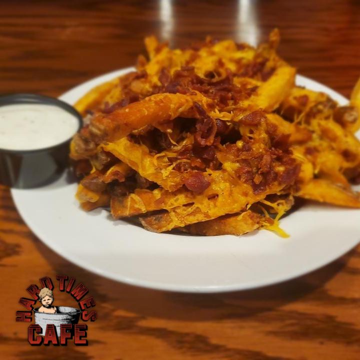 HardTimesFun's tweet image. Celebrate the start of #LaborDayWeekend with a round of #HardTimesCafe appetizers.