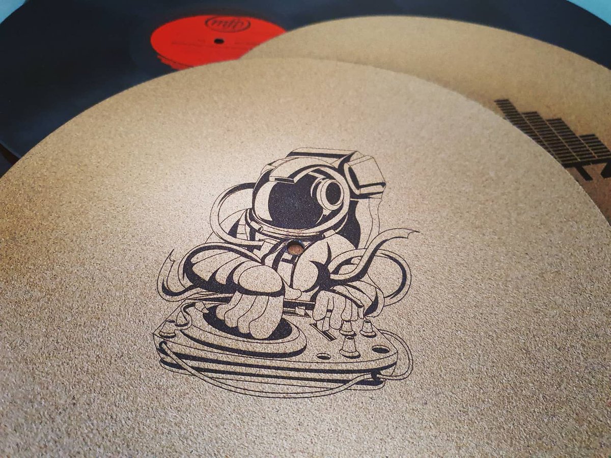 LaserTechBW's tweet image. Custom, #LaserEngraved and #LaserCut #cork #TurntableMats to suit any #RecordPlayer or #Turntable
#LaserTechCustoms #CustomEngraving #LaserEngraving #PlatterMats #EngravedCork #CorkEngraving #LaserTech #Botswana #LaserTechBotswana #Records #Vinyl