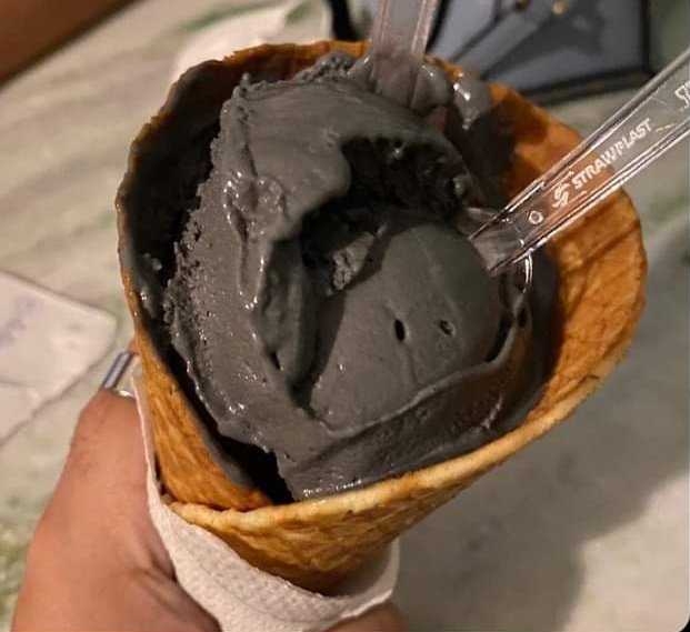VINESGOSPEL's tweet photo. A coisa tá tão feia que estão fazendo sorvete sabor de cimento https://t.co/ipSN5t3JqO