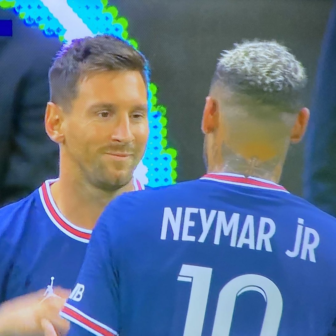 Footballogue's tweet photo. [#L1🇫🇷] Personne ne pensait voir ça un jour il y a encore quelques semaines... 

#SDRPSG https://t.co/AZHWBHiEvq