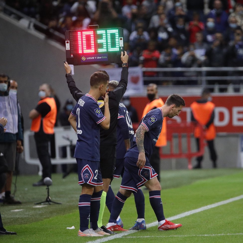 AlertaNews24's tweet photo. 🇫🇷 | Messi debuta oficialmente con el PSG: https://t.co/Df4GrcreuX