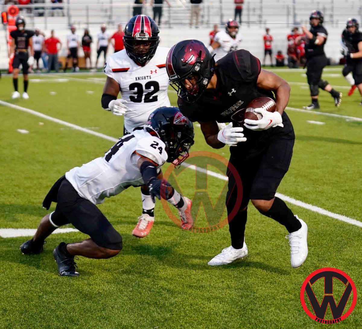 timwalter44's tweet photo. #WeissWolvesFootball #HowlYeah #FreelancingFun @WeissFootball @WeissHighSchool @PfISDAthletics https://t.co/S7snza0N9g