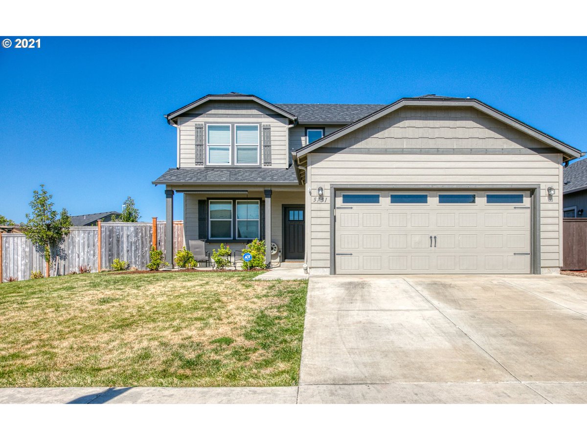 RealtorTiffJ's tweet photo. Check out my #listing in #Eugene #OR  #realestate #realtor https://t.co/5kzIS9CAJu https://t.co/fMk53xzSRi