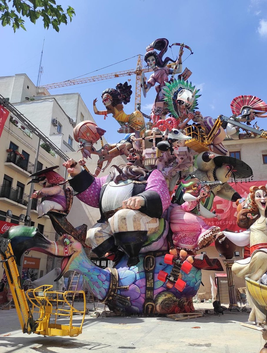 Ruesmo21's tweet photo. I van tornar...#Falles #Falles21 #Plantà21 #VolemFalla #València https://t.co/op1iVWbsPU