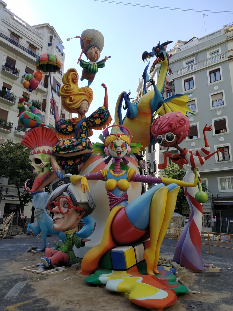Ruesmo21's tweet photo. I van tornar...#Falles #Falles21 #Plantà21 #VolemFalla #València https://t.co/op1iVWbsPU