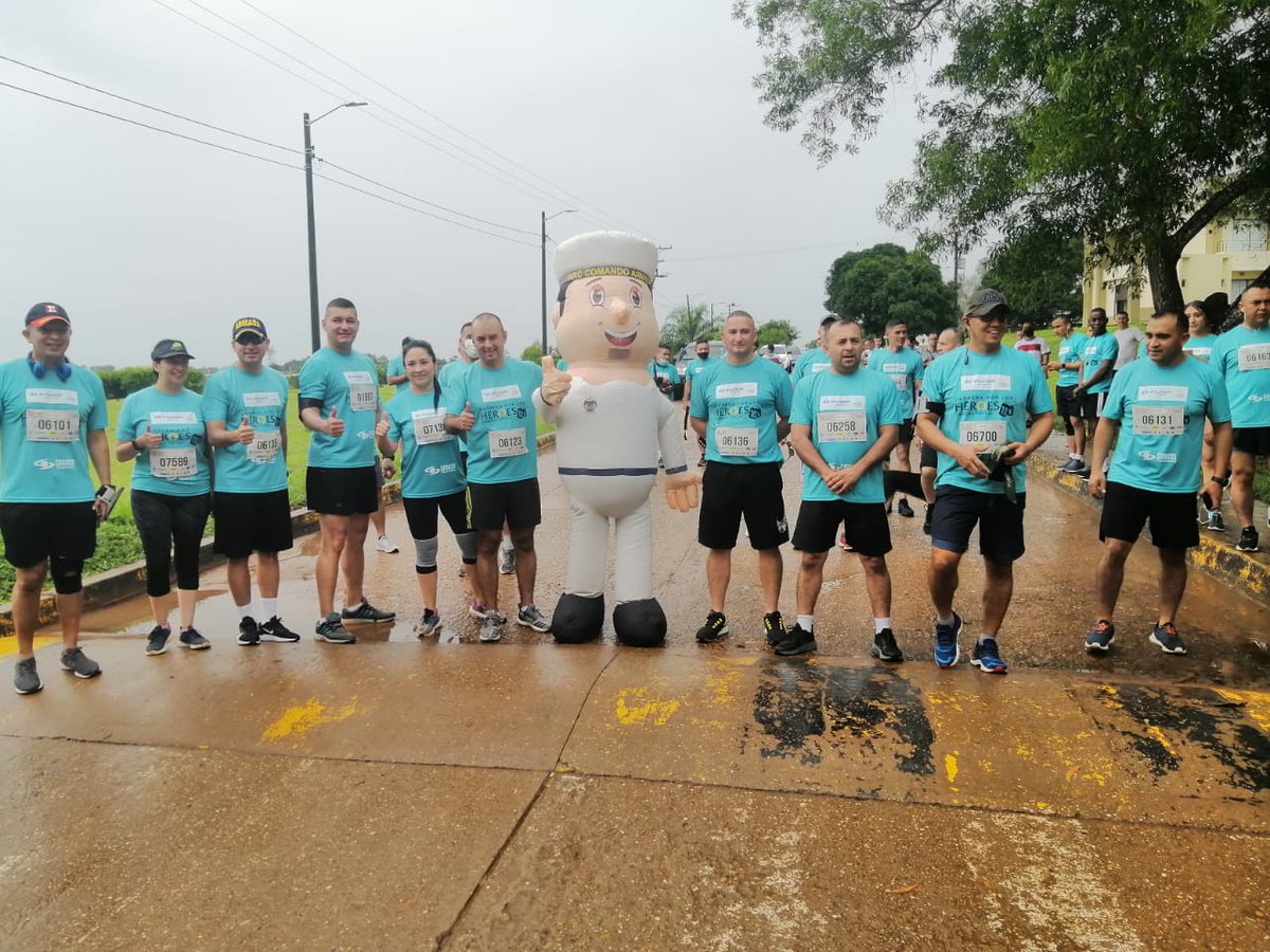 FNA_ArmadaCol's tweet photo. Desde San José del #Guaviare, los hombres y mujeres del #BFIM32 y @COL_EJERCITO se unieron para correr 3K y 10K en honor a nuestros héroes heridos en combate y a quienes ofrendaron su vida al servicio de la patria. @corpomatamoros
#ProtegemosElAzulDeLaBandera https://t.co/KxJcAPpCvh