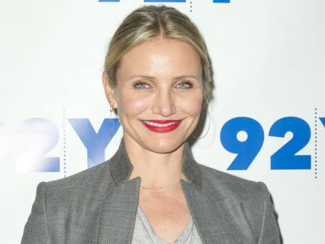 Happy birthday to Cameron Diaz! 
My birthday is today, and I am the same age as you. 1972.8.30. 2021.8.30 