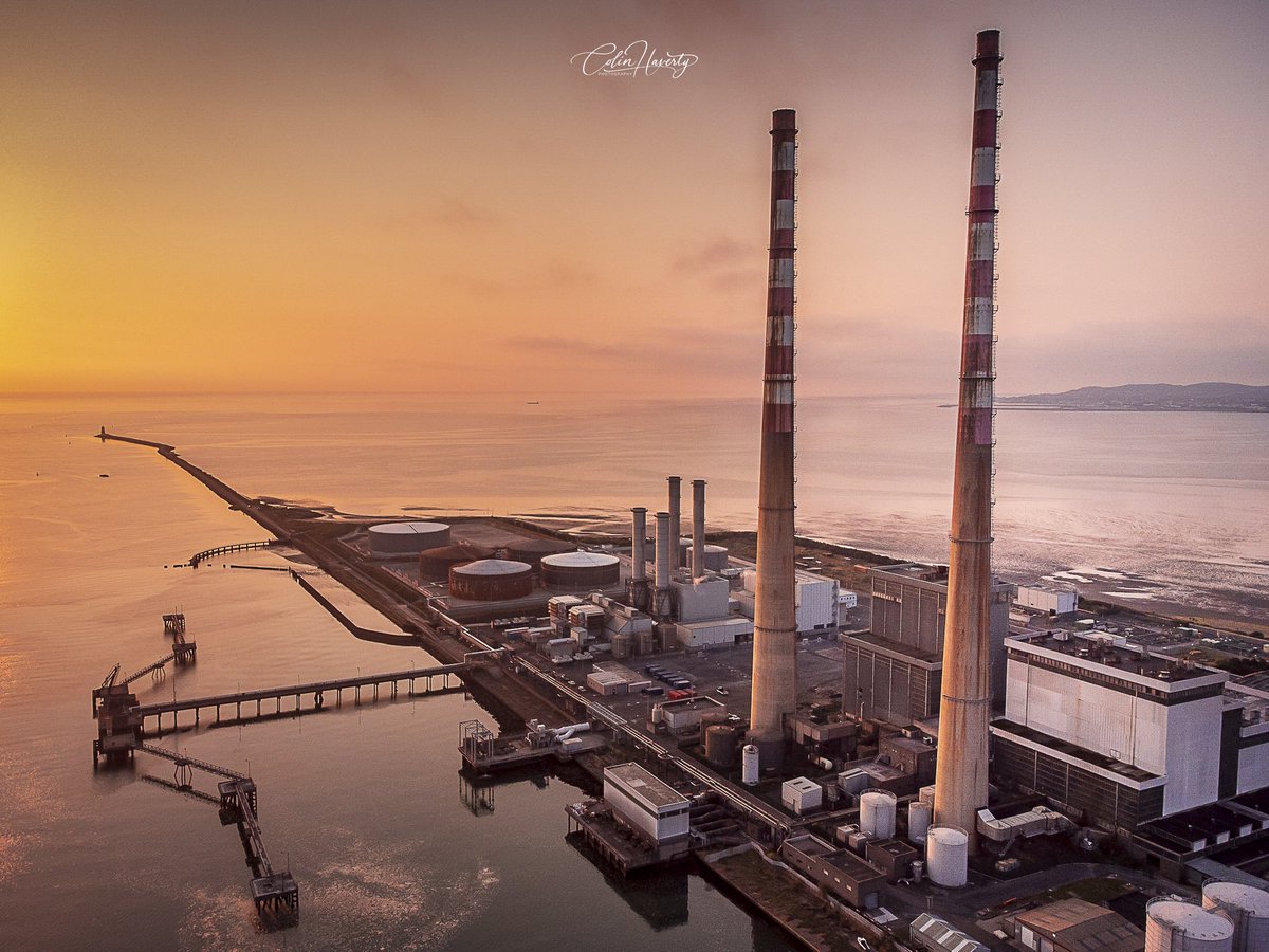 Colinhavertyph2's tweet photo. Beautiful morning at Poolbeg for a sunrise. #poolbeg #lovindublin #raw_ireland #sunrises https://t.co/MZhQbB0qws
