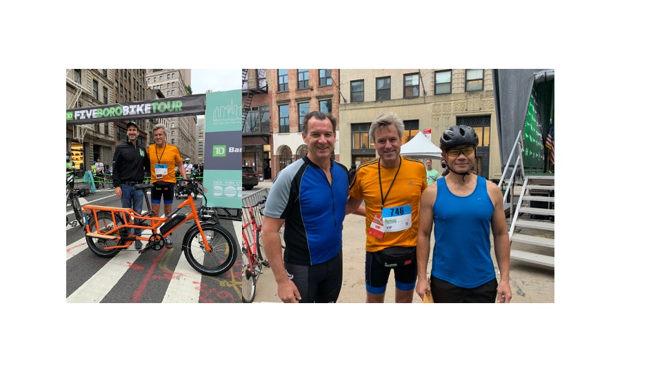 NLinNY's tweet photo. Great to participate in the NY 5Borough Bike Tour today with Congressman @RepTomSuozzi & State Senator @LiuNewYork. Thank you CEO Ken Podziba @bikenewyork @SportsCommish for organizing this amazing event.
#TBFBBT #5Boroughbiketour #cyclingconsul #cyclingembassy https://t.co/4mInCwxzjm