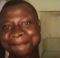 therelationgame's tweet image. Moi : Je reponds juste aux messages puis j’étudie. 
Le téléphone :