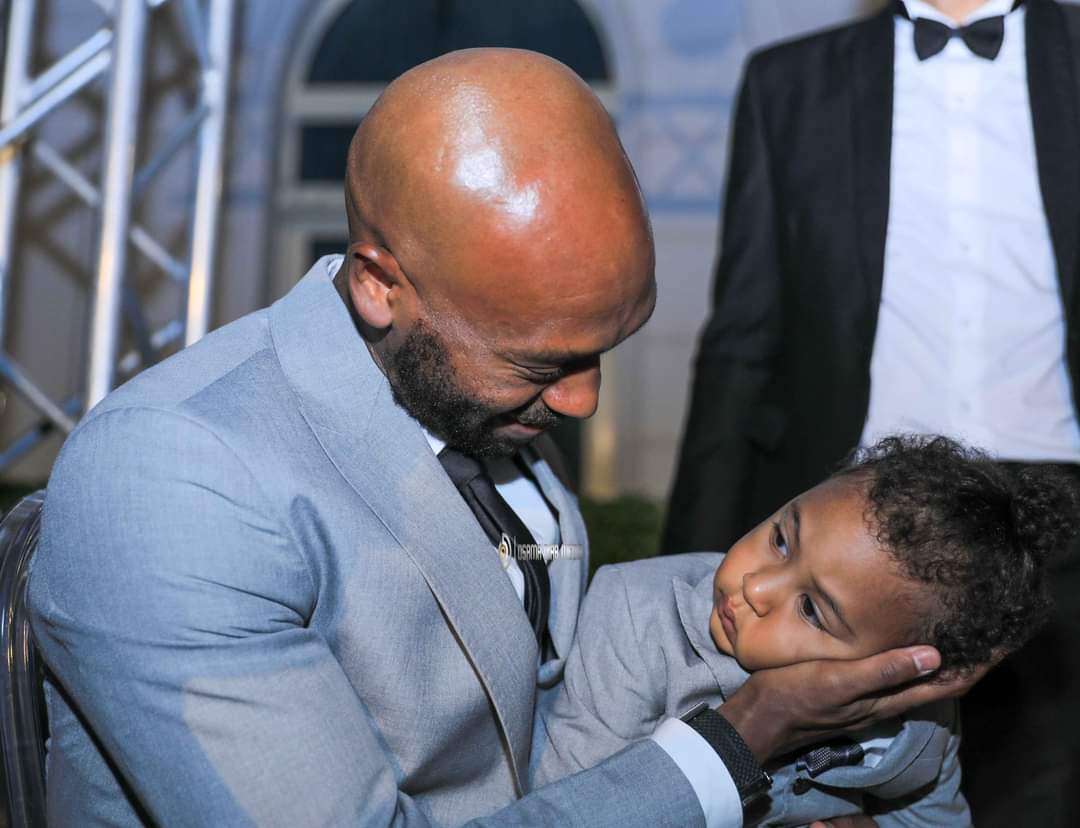 Mohmd_zaghloul's tweet photo. The racism that one of the legends of African football is exposed to, Shikabala from the fans of the Egyptian Ahly club, We demand that the case be considered under the supervision of the President of CAF to end the corruption in Egyptian football
#FIFA_stop_EFA_corruption https://t.co/2HxUf3xAwg