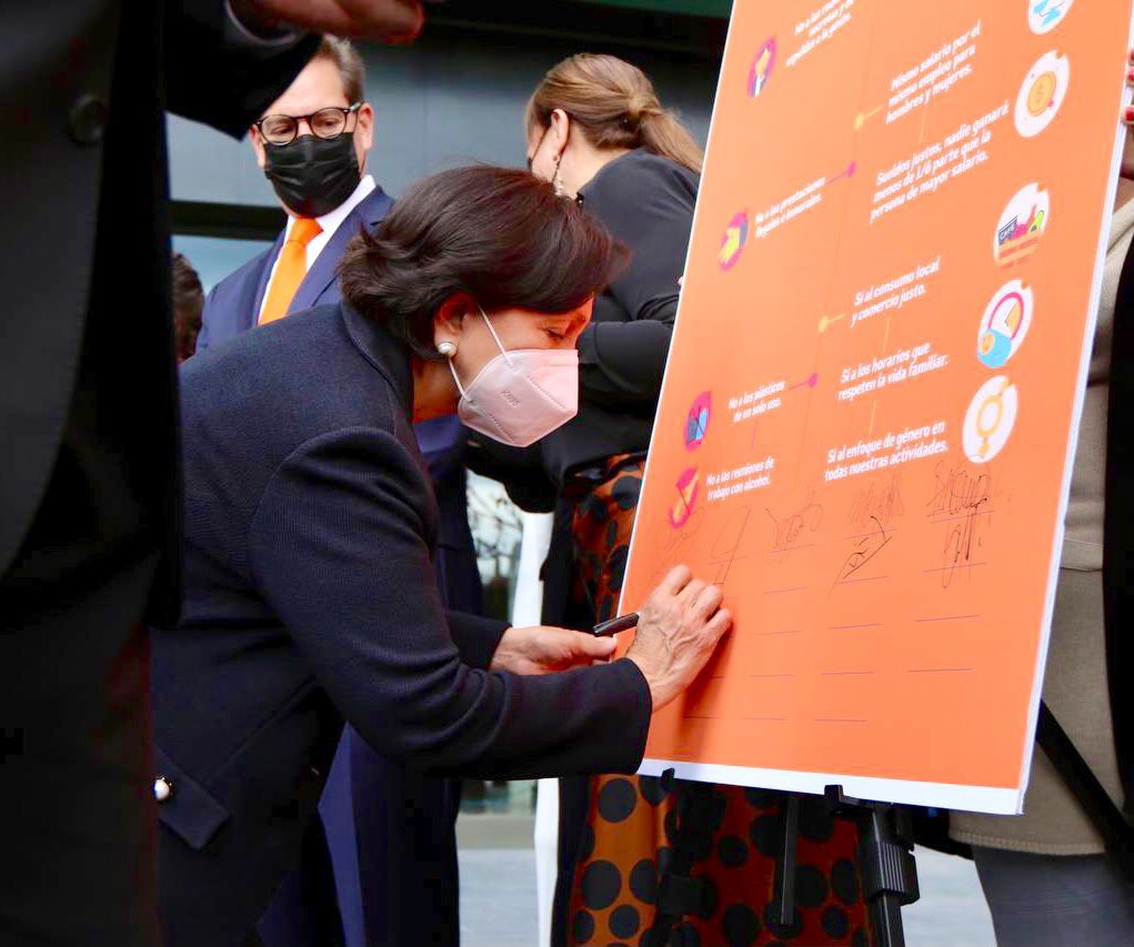 amaliagarciamx's tweet image. Me emociona empezar una nueva encomienda de la mano con @MovCiudadanoMX. Estar en el legislativo me permite seguir luchando por las causas que he acompañado durante años.