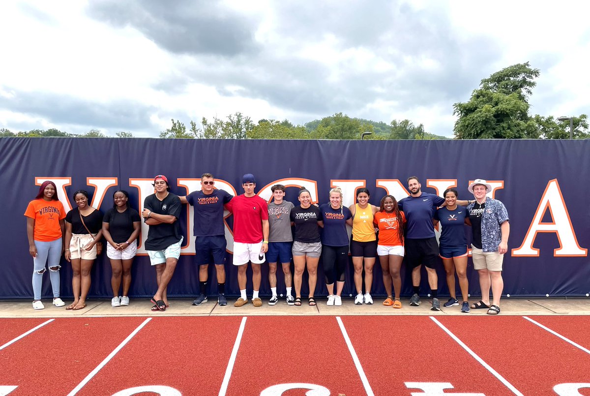 USCthrows's tweet photo. Ocean’s Fourteen squad, 2022 will be unforgettable! #uvathrows https://t.co/95GgWuOrrK
