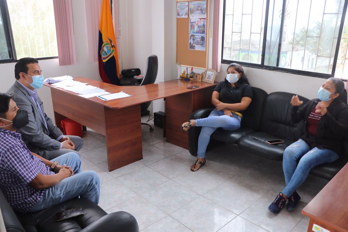 ¡Trabajamos juntos por la #EPS!
En #SantaElena, nuestro equipo técnico zonal 5 mantuvo un encuentro con la Vicepdta. del GAD Parroquial de #Manglaralto, a fin de coordinar acciones que fortalezcan la atención a las organizaciones de la #EPS de esta localidad.

#EncuentroPorLaEPS