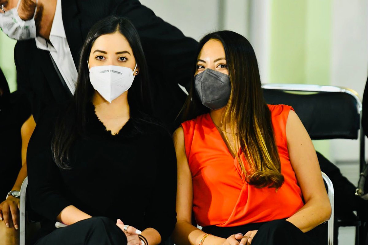 ale_anbec's tweet photo. Querida @fuensantaGuerr4 te felicito por tu protesta como Diputada Federal y Secretaria de la Mesa Directiva en la LXV legislatura.
Se qué trabajarás por las y los jóvenes de México porque has demostrado tu compromiso y lealtad como una representante de la #GeneracionAMC https://t.co/uQ30KLggF1