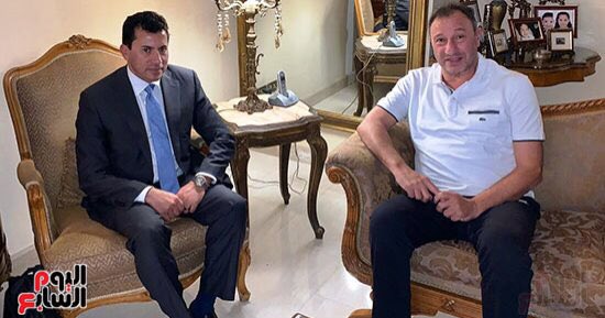 Zamalek__Fans's tweet photo. #FIFA_stop_EFA_corruption

The Egyptian Minister of Sports goes to the house of the president of Al-Ahly club to beg him to play a match after threatening to withdraw

While a government intervention to freeze the board of directors of Zamalek club https://t.co/jEcU1kxEkL