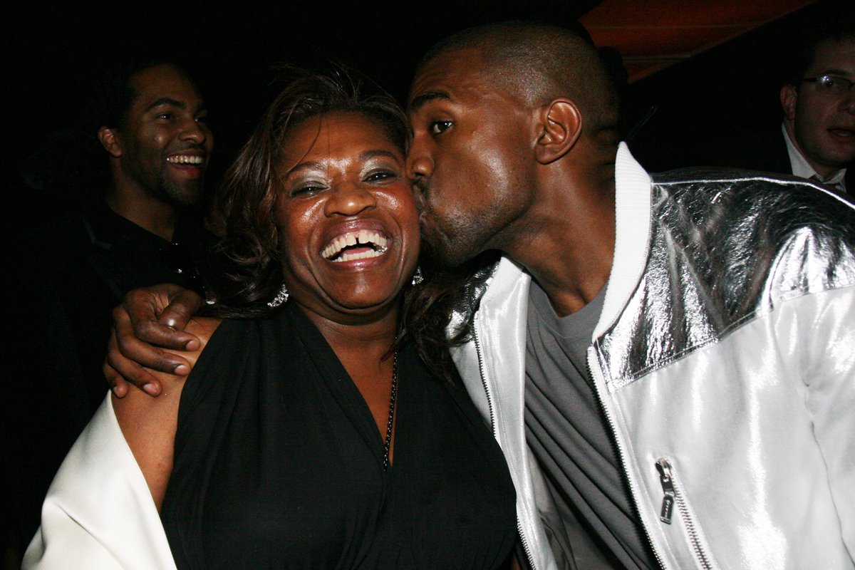 parisaintshop's tweet photo. Rest In Peace, Dr. Donda West. Thank you for raising such an amazing son and forever changing this world. 🕊 https://t.co/zgzNea4LYC