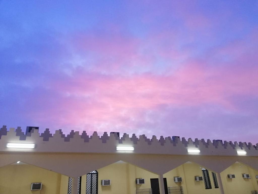 من عدسة هاتفي الخاص في العشر الاواخر من رمضان أذان المغرب وهذه الصورة هي سبب الخاطرة الثامنة والعشرون