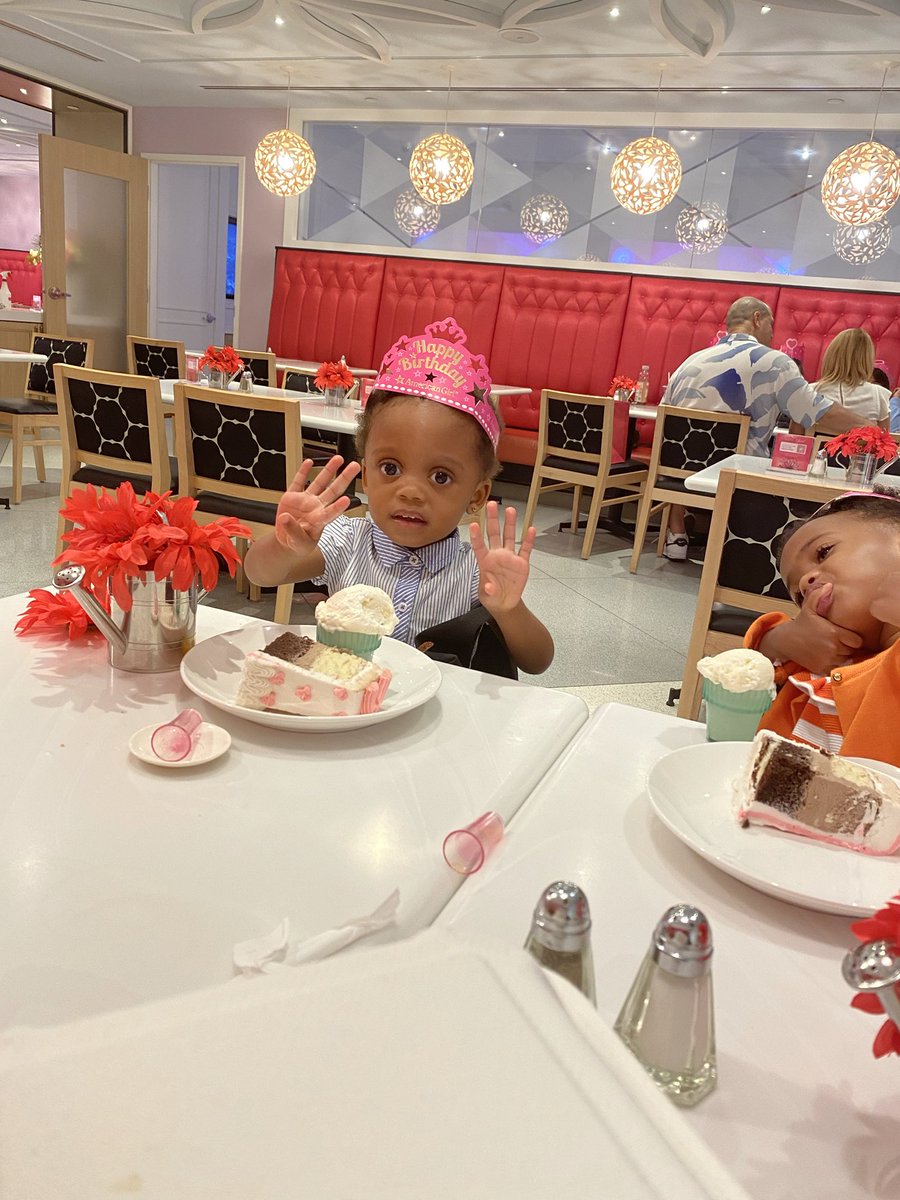 Powers4Queens's tweet photo. My girl is still celebrating her birthday!! #OGP #HeartBeStill #MyHeartOutsideOfMyBody https://t.co/29N5xDLCWb