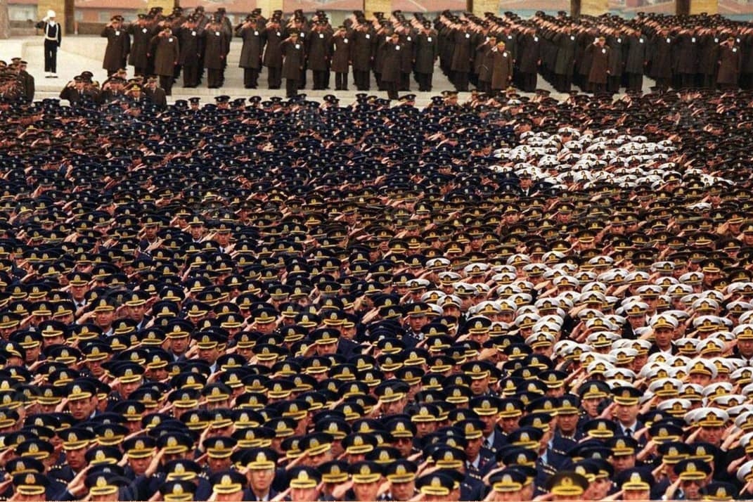 Açtığın yolda, gösterdiğin hedefe