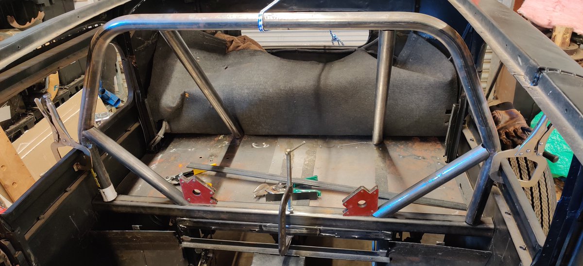 KnuckleCreates's tweet photo. Roll bar is all fitted! Just need to sand down the notches to make sure there tight! Nice notcher and kit @SpeedwayMotors https://t.co/6nugqc8rB6