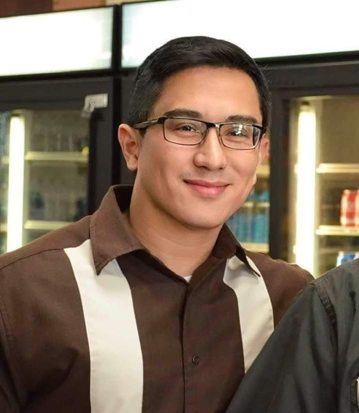 vii_esp's tweet photo. Mukhang sa simbahan talaga ang calling ko. Basain mo ko father (ng holy water) 💦 5555 Lawrd -1000 na ako sayo. Magagalit ba kayo kung sa harap niya ako luluhod charaught! 👅😂 Patawad sa kalandian 😁 #fatherferdi #ferdinandsantos https://t.co/693CUAAtei