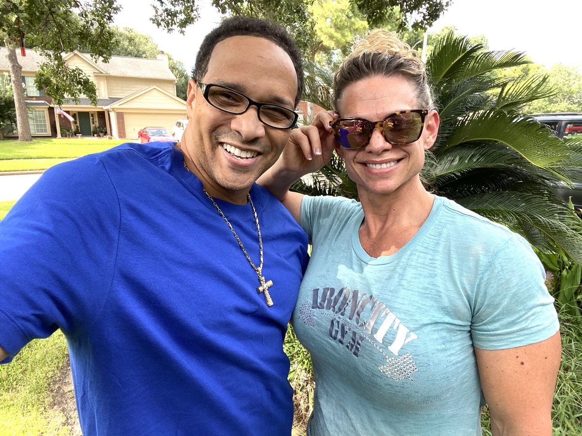Carlducena's tweet photo. Back at our #Houston home w/ my Loving Sweetie Pie @TinaChandlerPro !!!!
🙏🏼👮🏽♀️❤️🙋🏼♀️🌎✈️💫💪🏽🏆 God is Wonderful…
OWN THE ROOM BABY, OWN IT !!!!
It’s NORMAL TO BE FIT®…. #NORMALTOBEFIT #OWNTHEROOMENT #PoliceOfficerCarl #CarlDucena #actor #TinaChandler #IFBB #CarlandTina #fitness https://t.co/aHnwxo2PLg