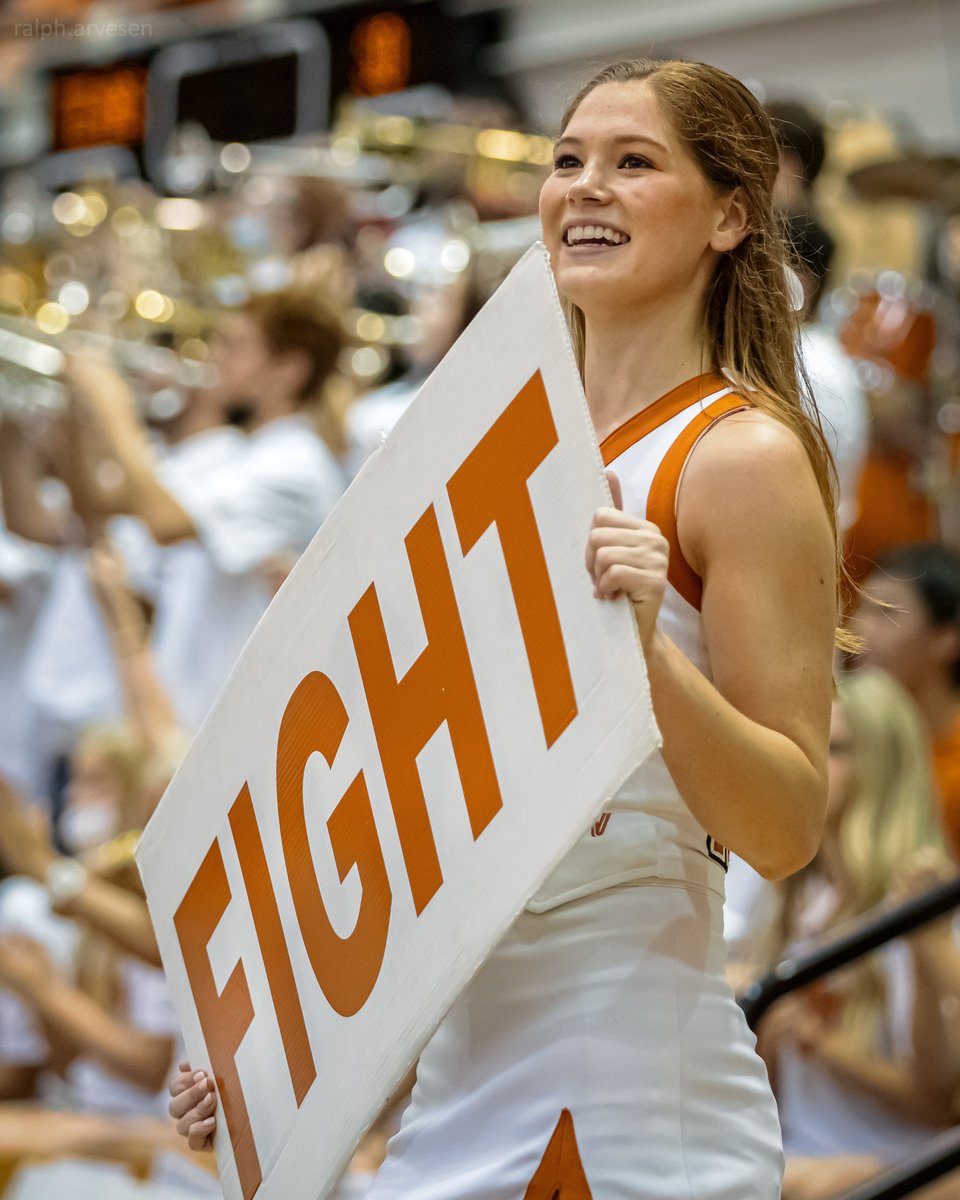 RalphArvesen's tweet photo. Texas Cheer at the volleyball game between the Texas Longhorns and San Diego Toreros at Gregory Gymnasium in Austin, Texas. #TexasCheer @UTexasSpirit https://t.co/6xsakJ01Mm