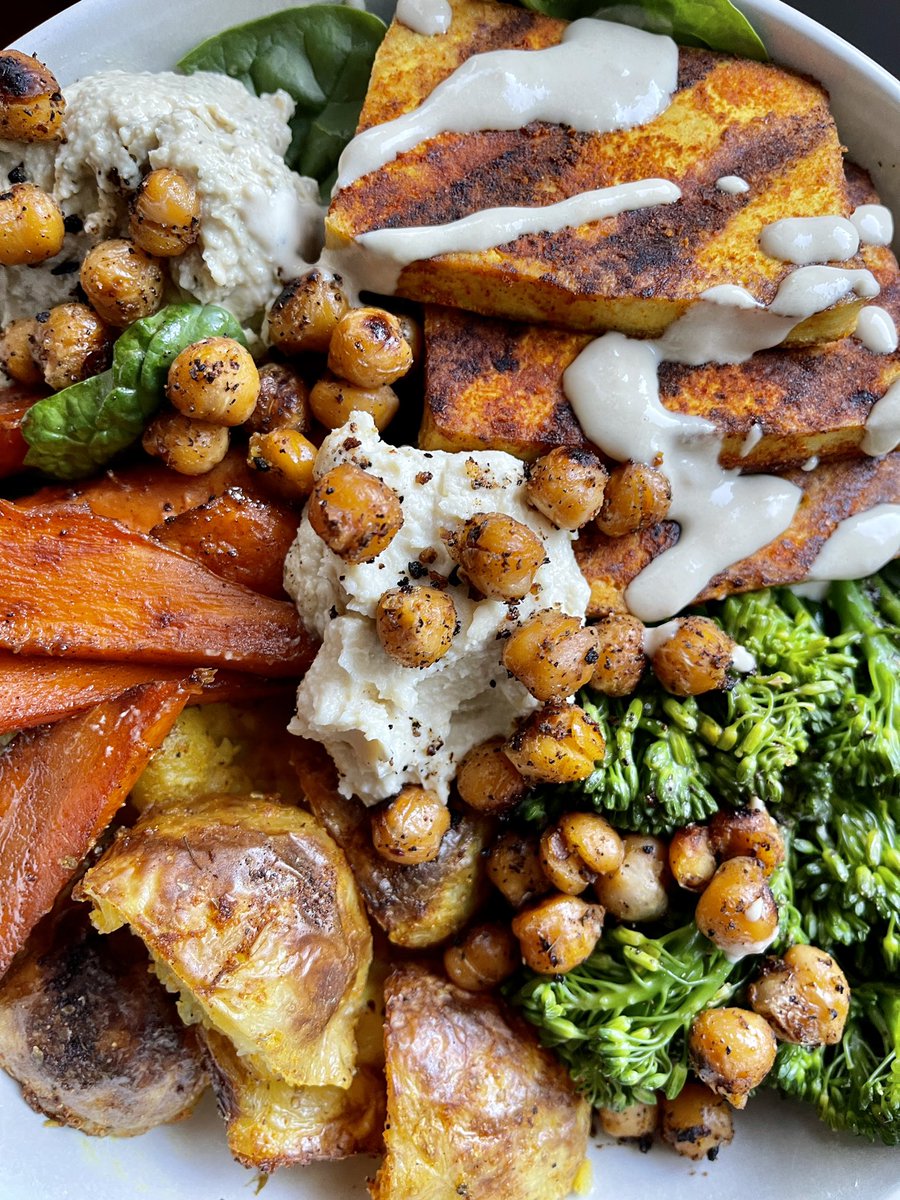PlantBasedBre's tweet photo. I had a taste for a little bit of everything, so that’s what I made. #plantbasedpath https://t.co/0vzYHMmNrb