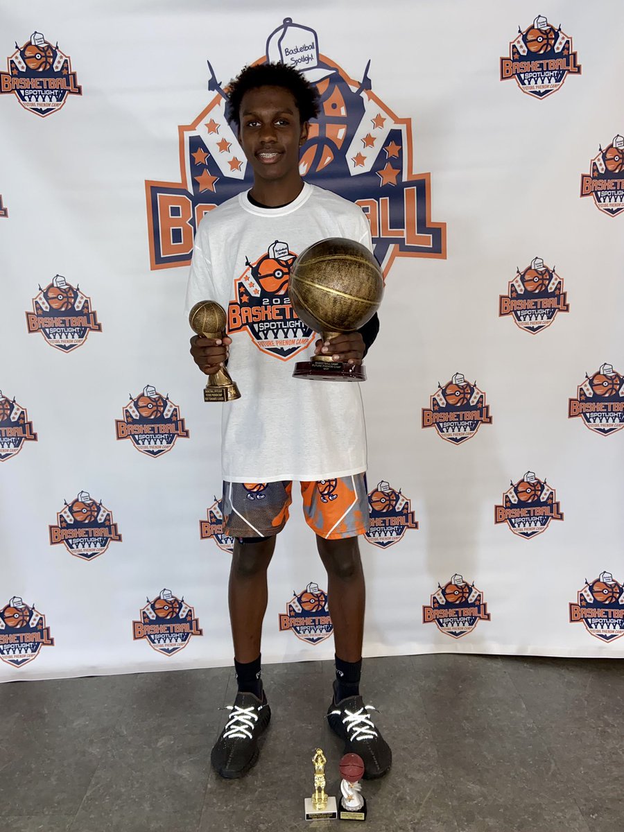 DwayneSneadJr's tweet photo. This was the last year for the Basketball Spotlight’s Future Phenom Camp, Since the 6th grade, I made Top 20 &amp; in 19’ I got Best Defensive Player. This year I’m bringing home the hardware for #1 Spot ~ MVP 🎯Best Teammate / Leader Award 🥇 ~ 9th Grade Champs ~ Top 20 AllStar 🎖 https://t.co/3Vs24X4V8d