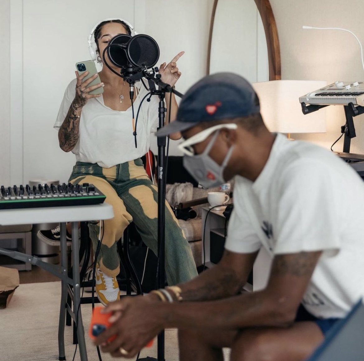 rapalert4's tweet image. Ella Mai working on new music with Pharrell and J. Cole