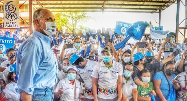 JAUrrutiaMa's tweet photo. #PapiALaOrdenPresidente
#UnidosPodemos
#WalterChavezCoordinadorDepartamental
#LineaContinua #LineaContinua
#PartidoNacional https://t.co/pN5SkoU9zO