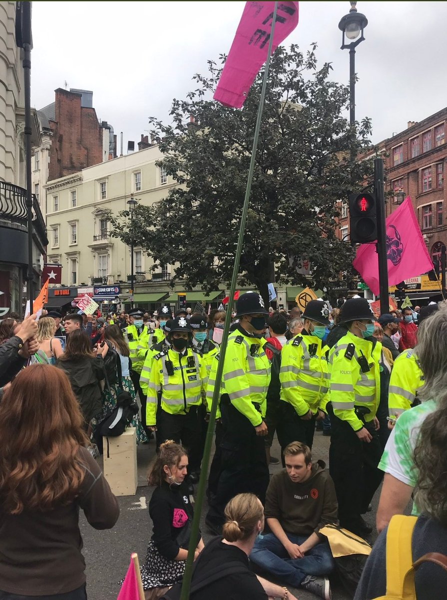 OneSixTwoThree1's tweet image. With the away team in their signature pink and sky blue kits and home team in their reflective Hi Vis 2021 kits. 

It's half time and the managers having their respective team talks.

Will the home team find an equaliser

Both teams have great players on the bench! 

XR v Met P..