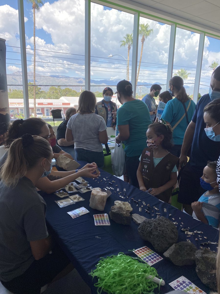 Arizona_AWG's tweet photo. Kicking off the semester with a fun exhibit event at Girl Scout Fest 2021! We love talking about geology 🏔️with our local @GirlScoutsSoAz, Thanks for having us! 😃 https://t.co/gFHRgScWM1