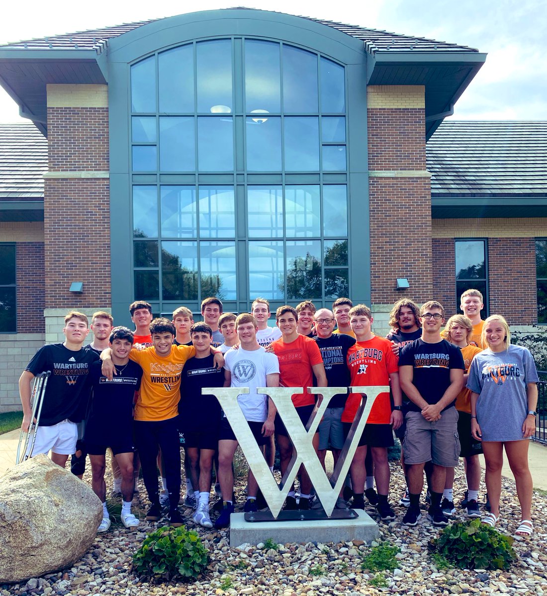 Welcome the Wartburg Wrestling class of 2025!!!! ⚔️⚫️⚔️🟠
#Family #NoLimits