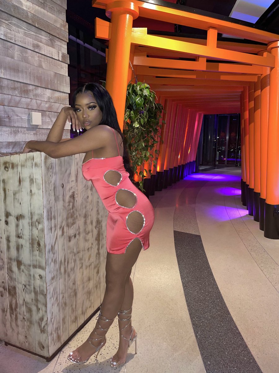 deexluxe's tweet photo. 23 looks good on me 💞 https://t.co/wR0Mk2bqZl