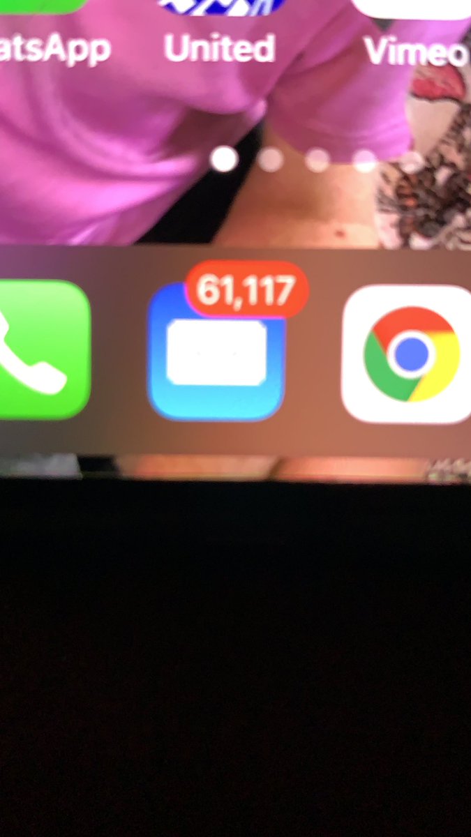 My wife’s phone 😫