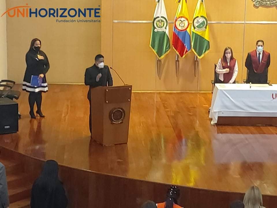 UniHorizonte's tweet photo. 🧡💙 La Fundación Universitaria Horizonte se enorgullece de entregar una nueva generación 🎓 de Especialistas:

✅Especialización en Comunicación Digital.
✅Especialización en Gerencia de la seguridad y salud en el trabajo.

#SoyUniHorizonte
#LaUdelosEmprendedores
#grados https://t.co/GaPMfy2n3z