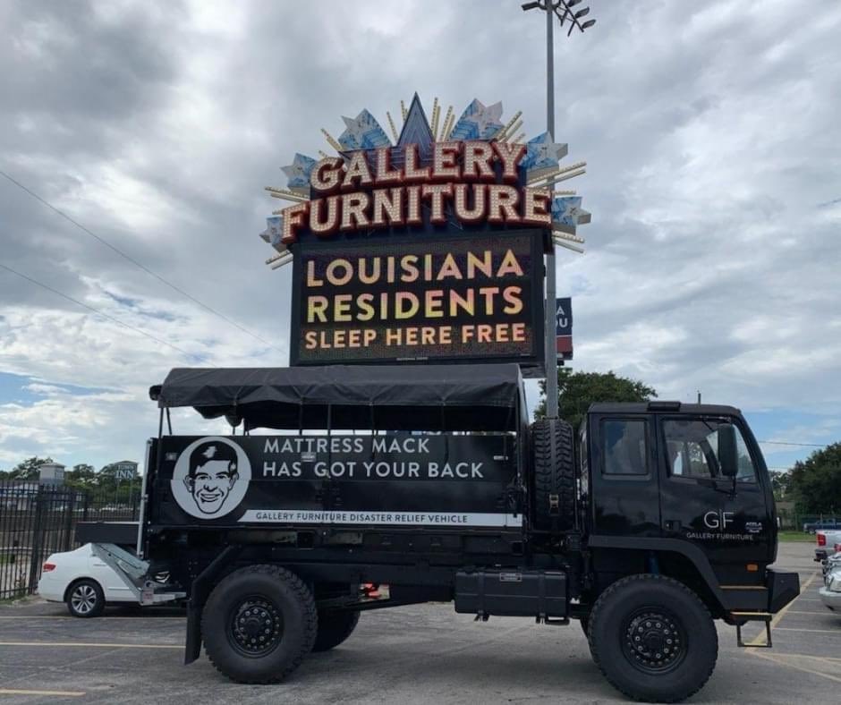 edwards21228's tweet photo. Houston’s “Mattress Mac” is the most generous business owner in America. https://t.co/BABzq5Fd8K