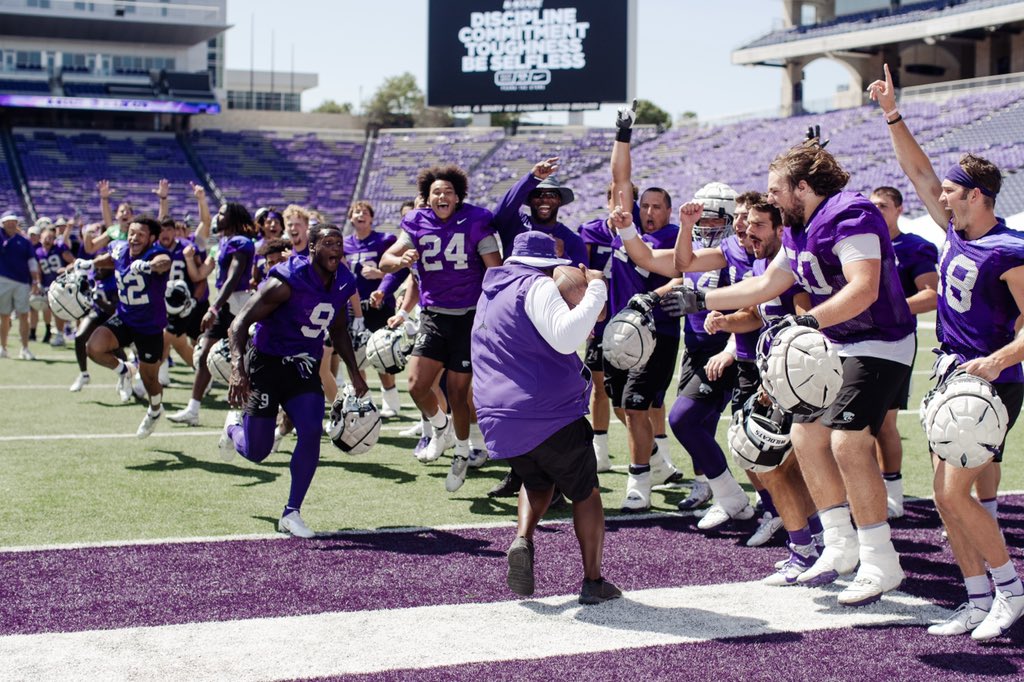 KStateFB's tweet photo. Friendly competition 

#KStateFB ⚒️ Fall Camp ‘21 https://t.co/UPbwfy91Ai