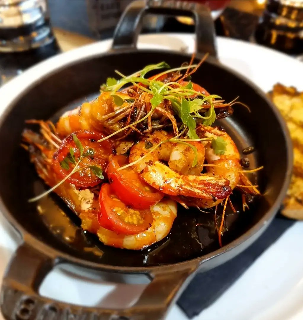 adamhayes900's tweet photo. Evening @BrumHour peeps!
Fantastic return to @MalmaisonHotels Birmingham today for Sunday lunch.
Great to see the team again 🙌
#MalLife #BrumHour #Birmingham https://t.co/1OI6TFikI3