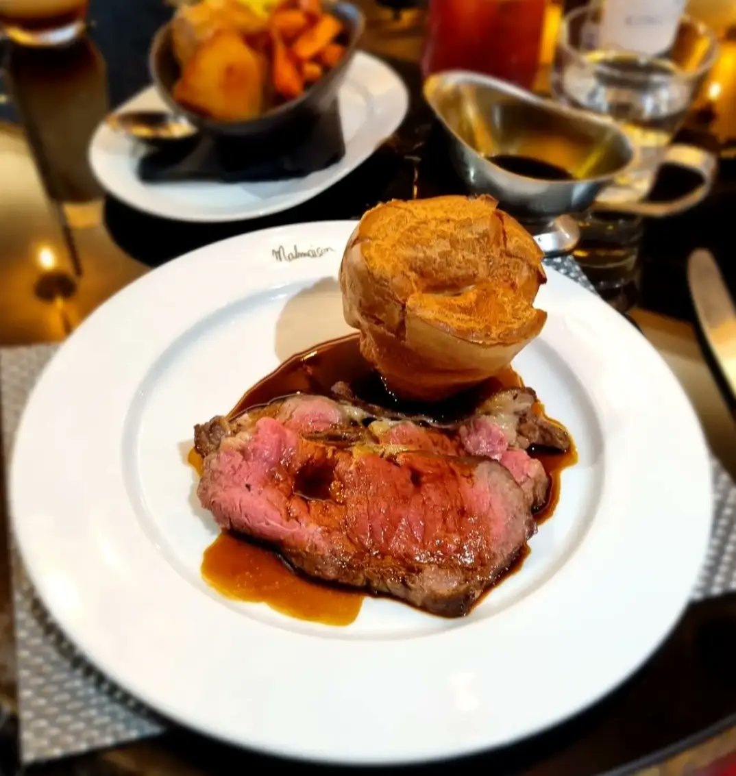 adamhayes900's tweet photo. Evening @BrumHour peeps!
Fantastic return to @MalmaisonHotels Birmingham today for Sunday lunch.
Great to see the team again 🙌
#MalLife #BrumHour #Birmingham https://t.co/1OI6TFikI3